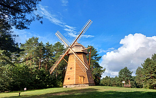 Odkrywamy skansen w Olsztynku. Posłuchaj audycji